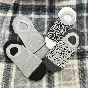 VINCE CAMUTO Heel Socks